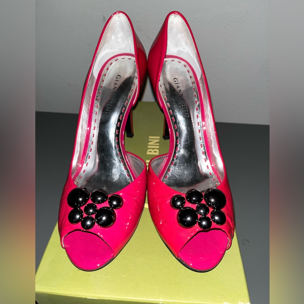 Gianni Bini peep-toe pumps 3.5’ heel - Fuchsia Pink size 8m